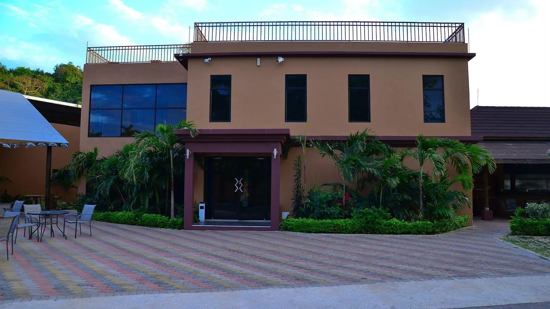 *** Hotel Donway, A Jamaican Style Village Montego Bay Jamaica